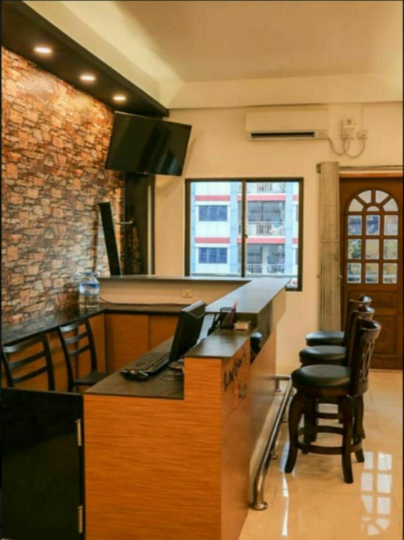 Wayfarer'S Rest Hotel Rangoon Buitenkant foto