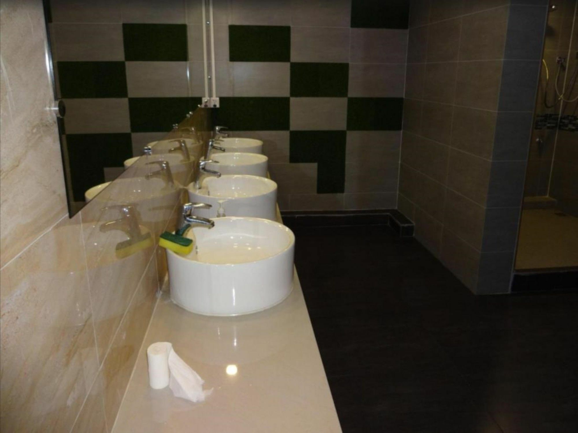 Wayfarer'S Rest Hotel Rangoon Buitenkant foto
