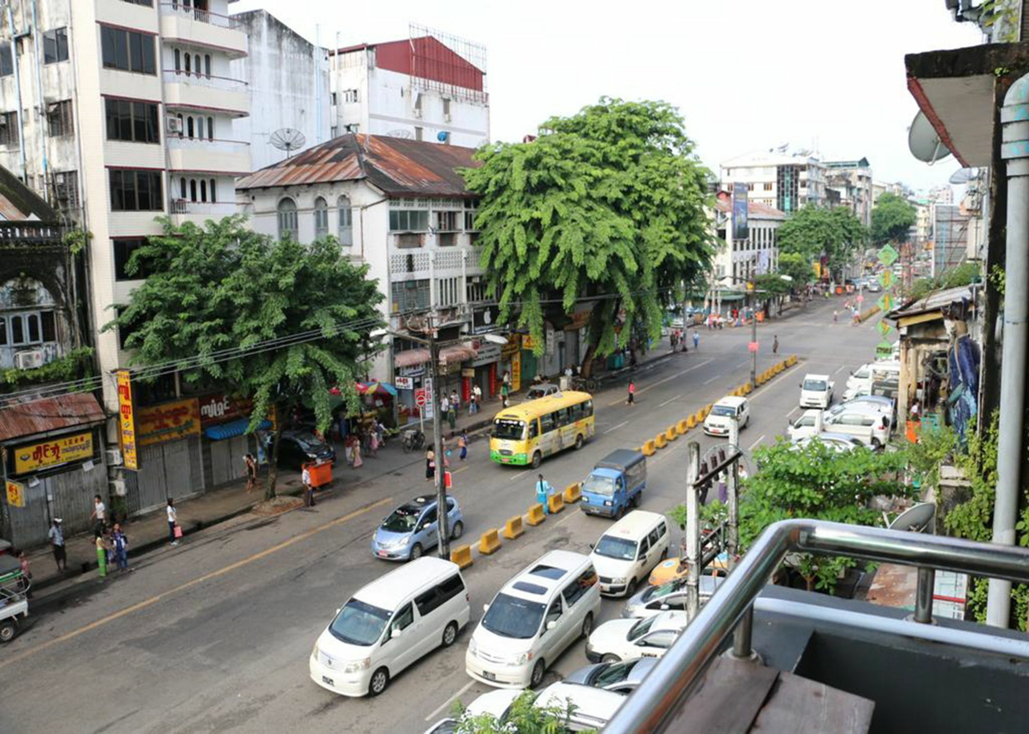Wayfarer'S Rest Hotel Rangoon Buitenkant foto