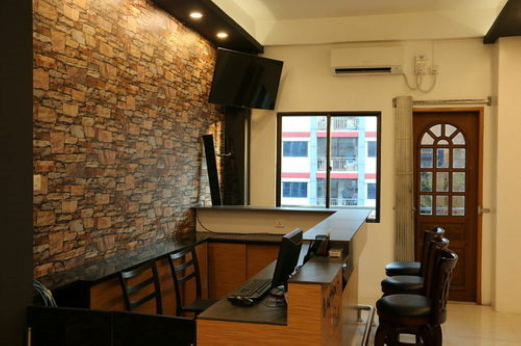 Wayfarer'S Rest Hotel Rangoon Buitenkant foto